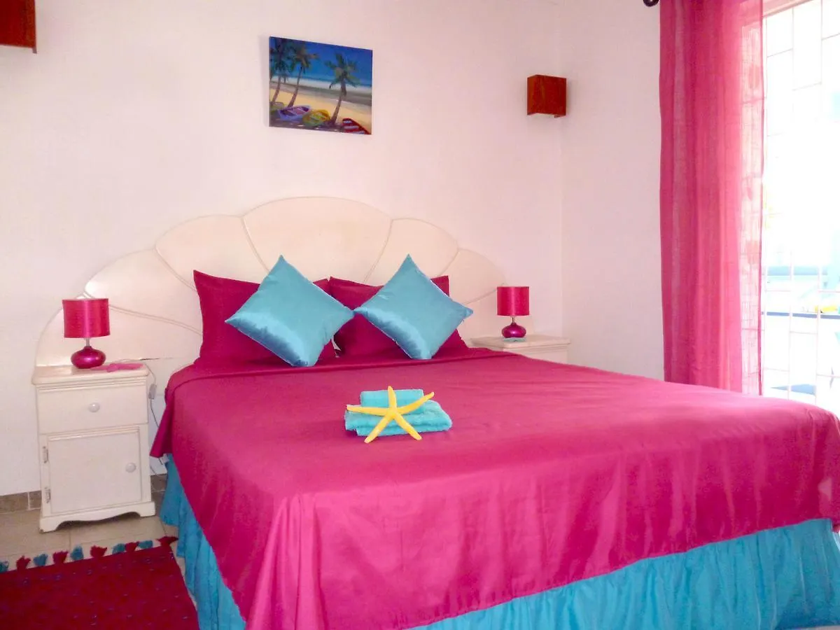 Sunshine House Hotel Holetown